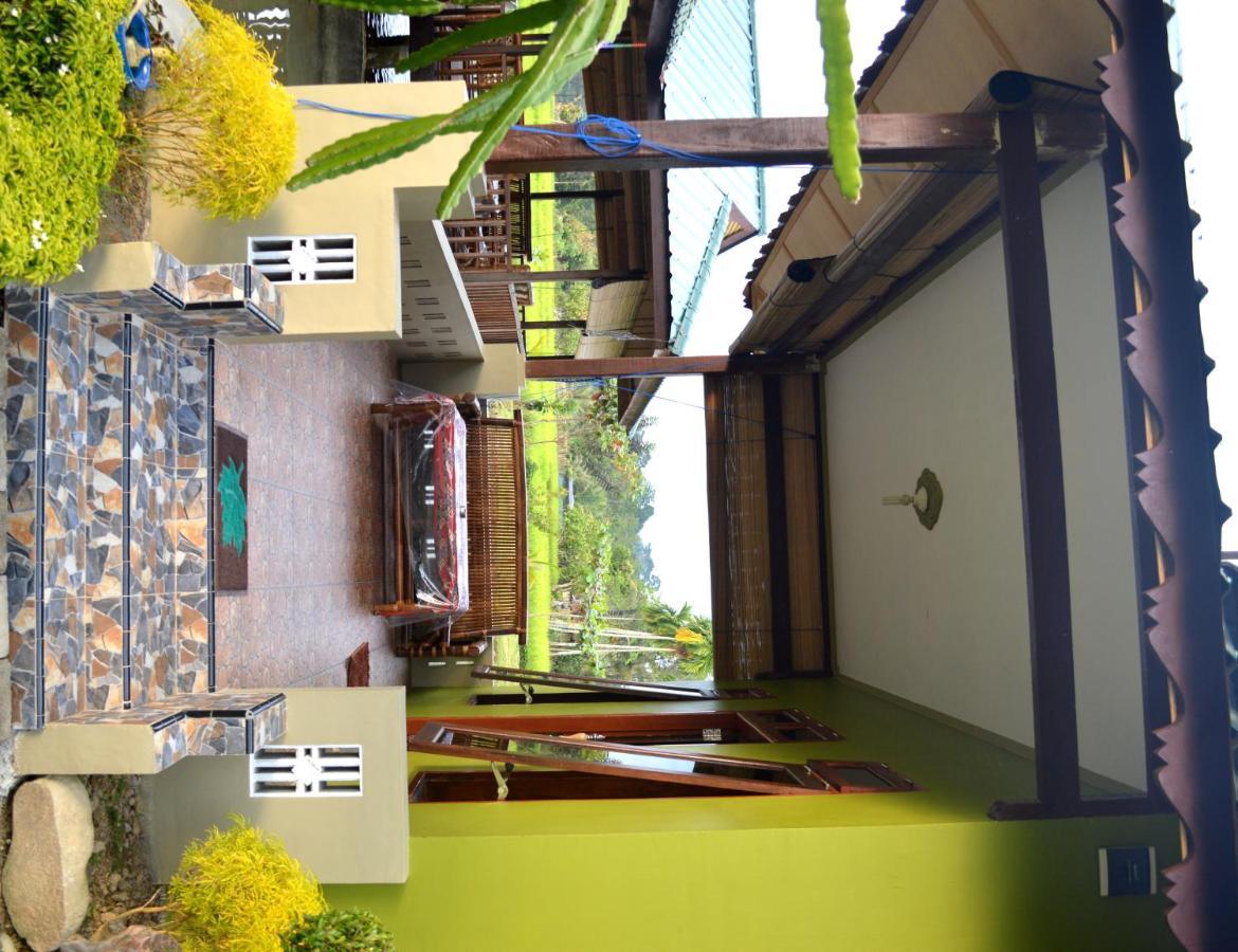 Ambow Homestay Jungle Trekking & Village Tour ブキットラワン エクステリア 写真