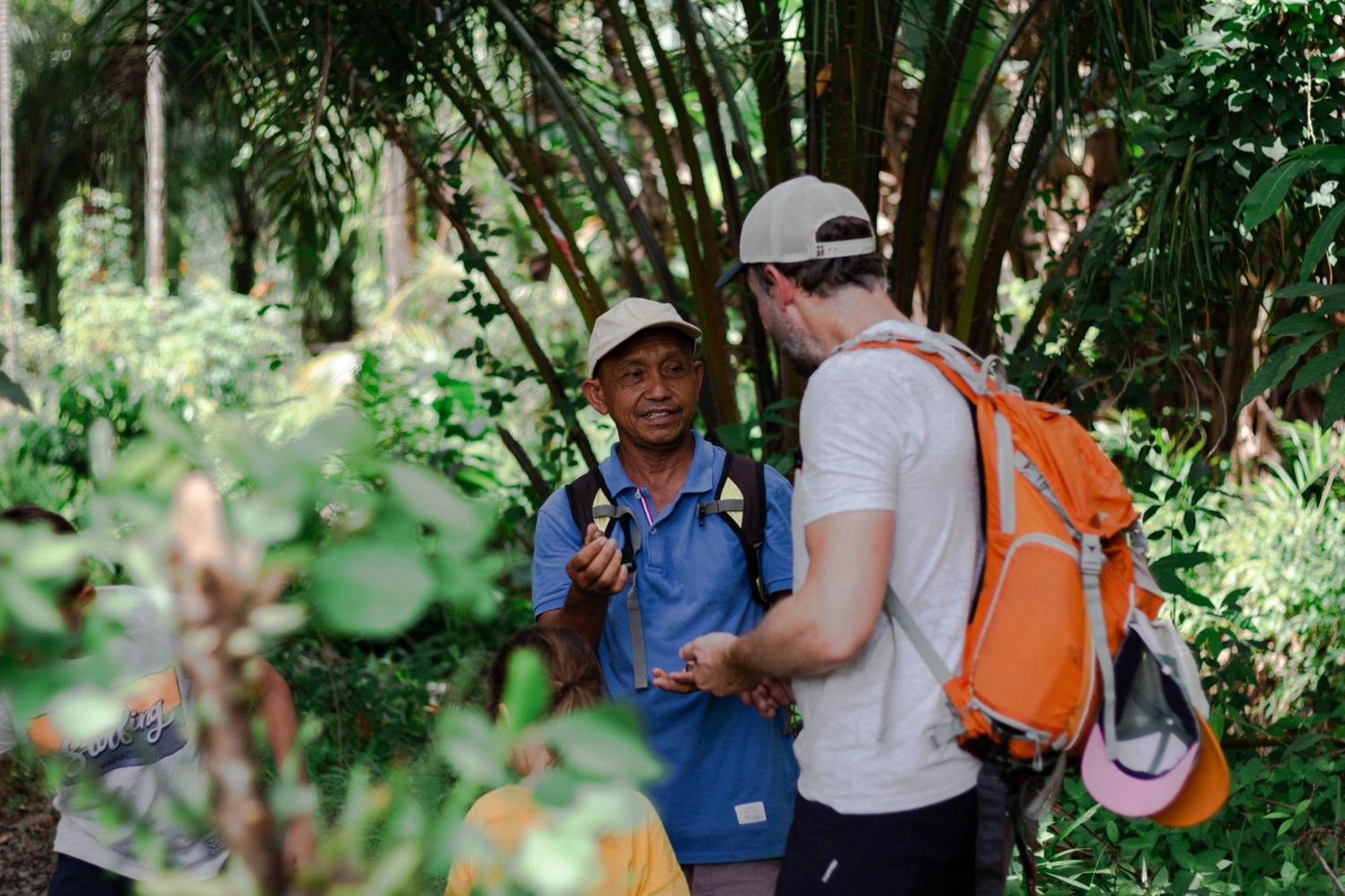 Ambow Homestay Jungle Trekking & Village Tour ブキットラワン エクステリア 写真