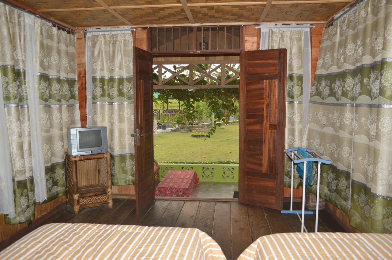 Ambow Homestay Jungle Trekking & Village Tour ブキットラワン エクステリア 写真