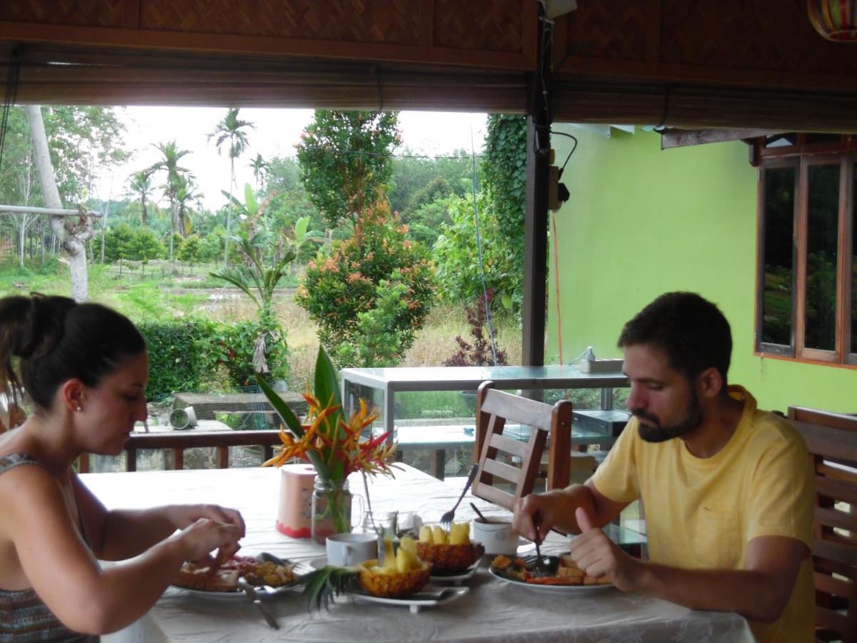 Ambow Homestay Jungle Trekking & Village Tour ブキットラワン エクステリア 写真